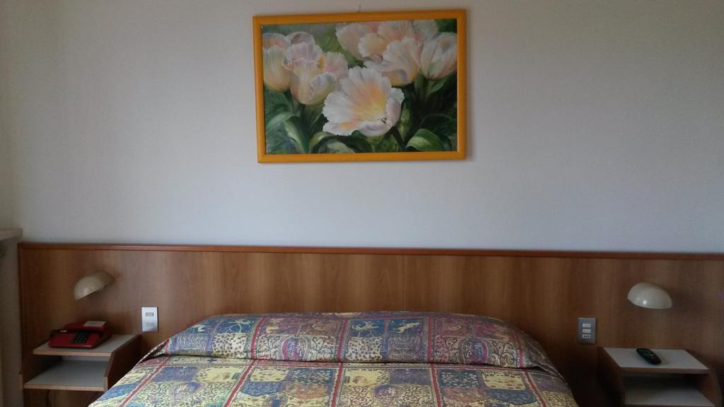 Hotel Giardino ซีร์มิโอเน ภายนอก รูปภาพ