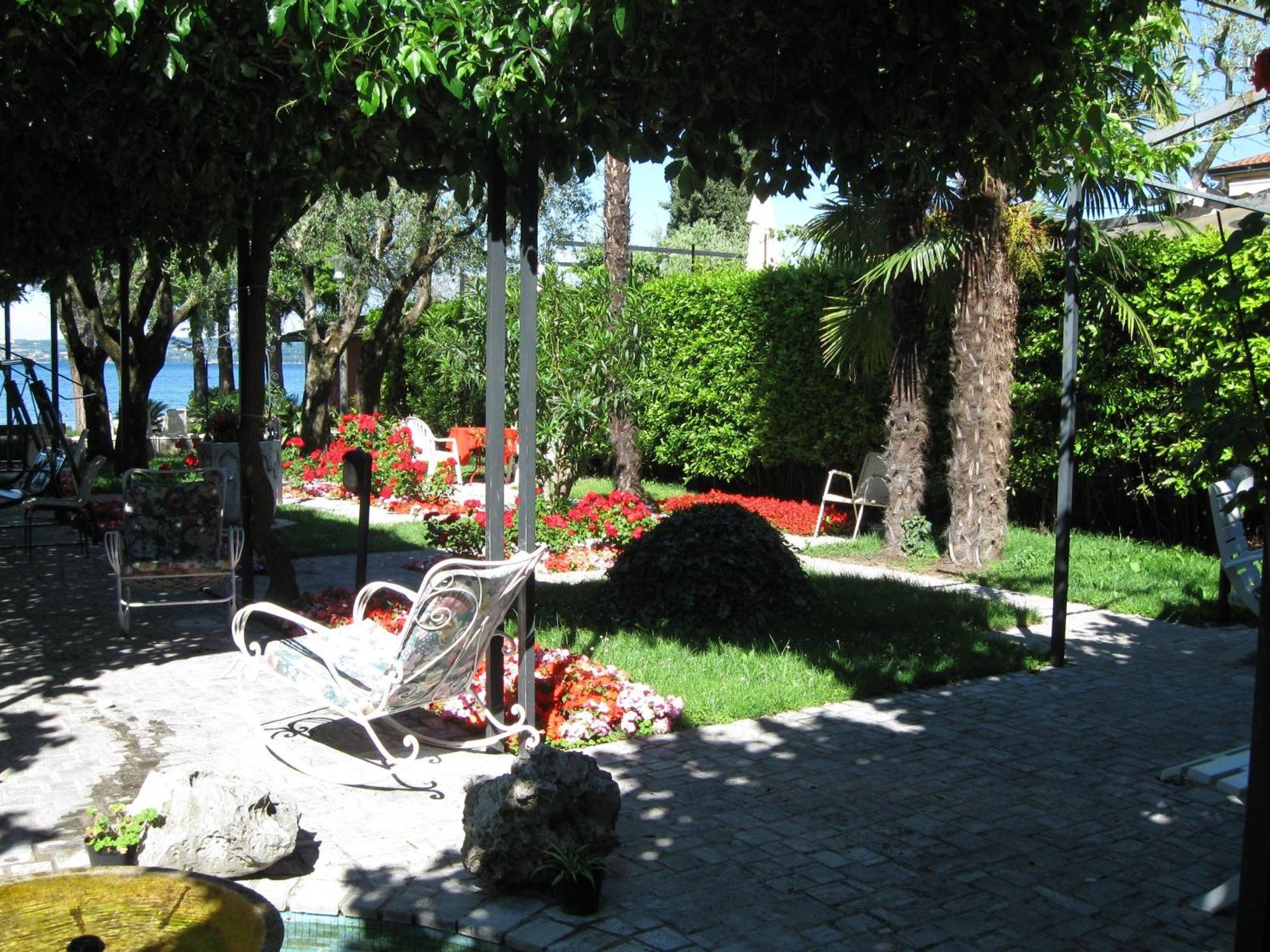 Hotel Giardino ซีร์มิโอเน ภายนอก รูปภาพ